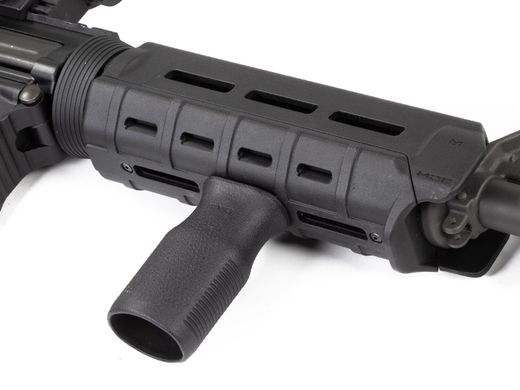 Цівка Magpul® MOE® M-LOK® Hand Guard, Carbine-Length для AR15/M4., MAG424-BLK фото
